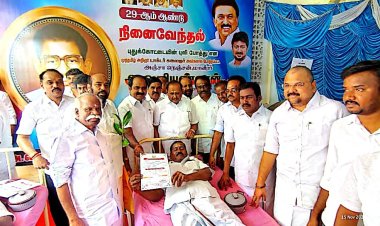 பெரியண்ணன் (Ex.MLA) அவர்களின் 29-ம் ஆண்டு நினைவு நாளினை முன்னிட்டு அவர்களின் நினைவிடத்தில் அமைச்சர்கள் எஸ்.ரகுபதி சிவ.வீ.மெய்யநாதன் கலந்துகொண்டு அவரது திருவுருவப்படத்திற்கு மலர் தூவி மரியாதை செலுத்திய நிகழ்வின்போது.,