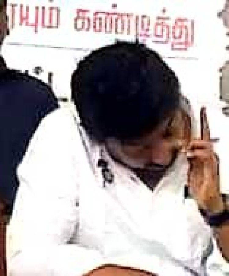 மேடையிலேயே கண் கலங்கிய உதயநிதி ஸ்டாலின்..!