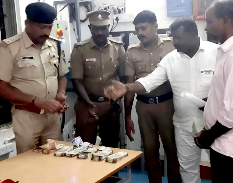 ரயிலில் தவறவிட்ட ரூ.2 லட்சம் மீட்பு