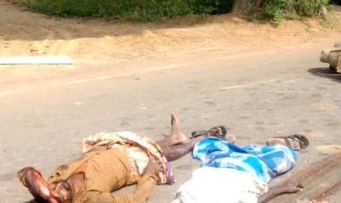 புதுக்கோட்டை: கனரக வாகனம் போக்குவரத்து இடையூரால் உடல் நசுங்கி சம்பவ இடத்தில் இருவர் பலி.