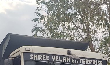 கனிமவள கொள்ளையால் பல உயிர்களை பறித்து வரும் கனரக வாகனங்கள், அந்த வாகனங்களால் வடவாளம் பஞ்சாயத்திற்கு எந்த ஒரு பிரயோஜனமும் கிடையாது, இழப்பீடு என்பது உயிர் மட்டுமே, அந்த வழியாக வரும் வாகனங்கள் அனைத்தும் கரிகாழன் மற்றும் ராமன்சந்திரனுக்கு உரியதாம் உண்மையா?