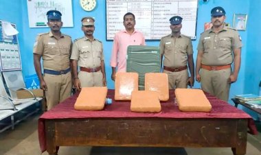 திருச்சி ரயிலில் ரூ 5 லட்சம் மதிப்புள்ள கஞ்சா பறிமுதல்.திருச்சி இருப்புப் பாதை காவல் நிலைய அதிகாரிகளின் அதிரடி சோதனையில் சிக்கியது.