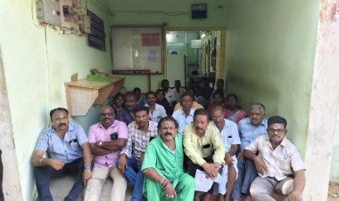 சார்பதிவாளர் அலுவலகத்தை முற்றுகையிட்டுப் போராட்டம்...! ஸ்தம்பித்தது பத்திரப் பதிவு...!