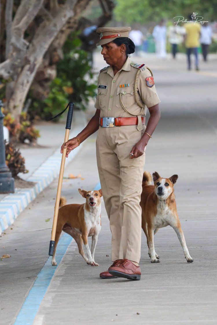 புதுவை கடற்கரை பாதுகாப்பு பெண் ஆய்வாளர் திருமதி.பூரணி!  கலியுக நாரதர் மாத இதழ் வெளியிட்டார் மற்றும் ஆசிரியர் வீ.வீரராகவன், தமிழகம் மற்றும் பாண்டிச்சேரி மாநிலங்களுக்கு செய்தியாளர்கள் மற்றும் புகைப்பட கலைஞர்கள் தேவை விண்ணப்பங்கள் வரவேற்கப்படுகின்றன, தொடர்புக்கு:9443401036