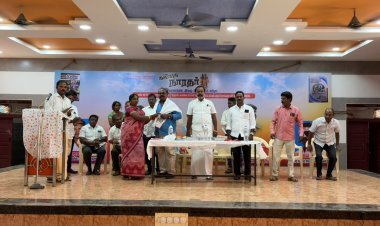 கலியுக நாரதர் மாதாந்திர இதழ் வெளியீட்டு விழா நேற்று சீரும் சிறப்புமாக நடைபெற்றது, மாத இதழை உயர் நீதிமன்றம் மதுரை கிளை வழக்கறிஞர் அவர்களுக்கு பொன்னாடை போற்றி சிறப்பித்த கலியுக நாரதர் இணை இயக்குநர் திருமதி க.சுசிலா